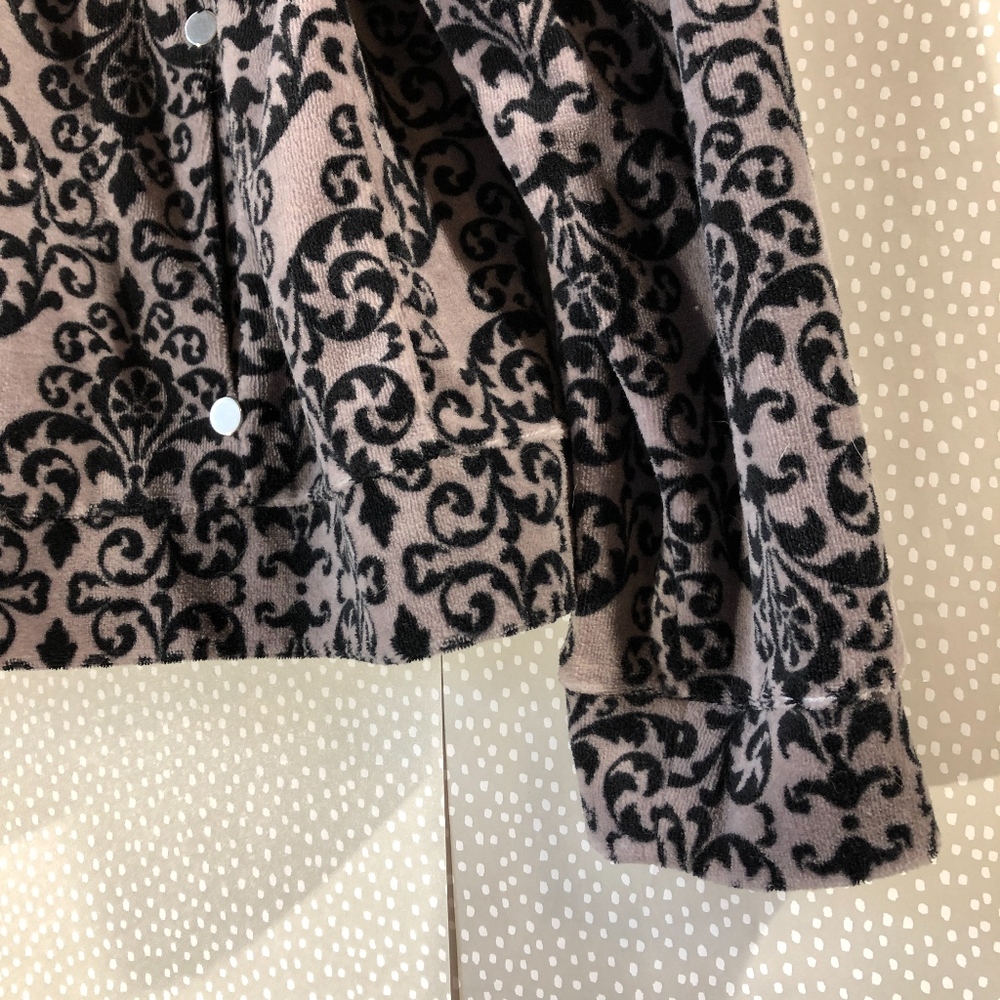 Black & Grey Damask Fleece Zipper Jacket Pockets - Picture 3 of 8